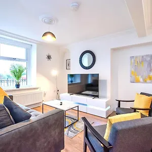 Casa One Hundred - A Beautiful 4 Bed House On The Front Holiday home